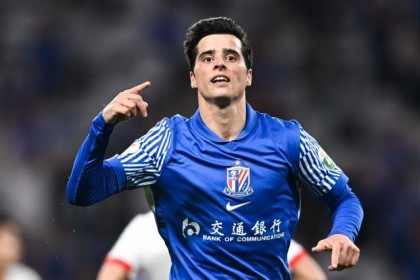 【中超】特谢拉远射蒋圣龙头球 申花3比2海牛两连胜