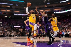 开云体育娱乐网址-湖人不敌国王凸显三点：全队打铁东契奇带不动詹姆斯，裁判尽力了